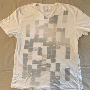 white extra soft v-neck tshirt